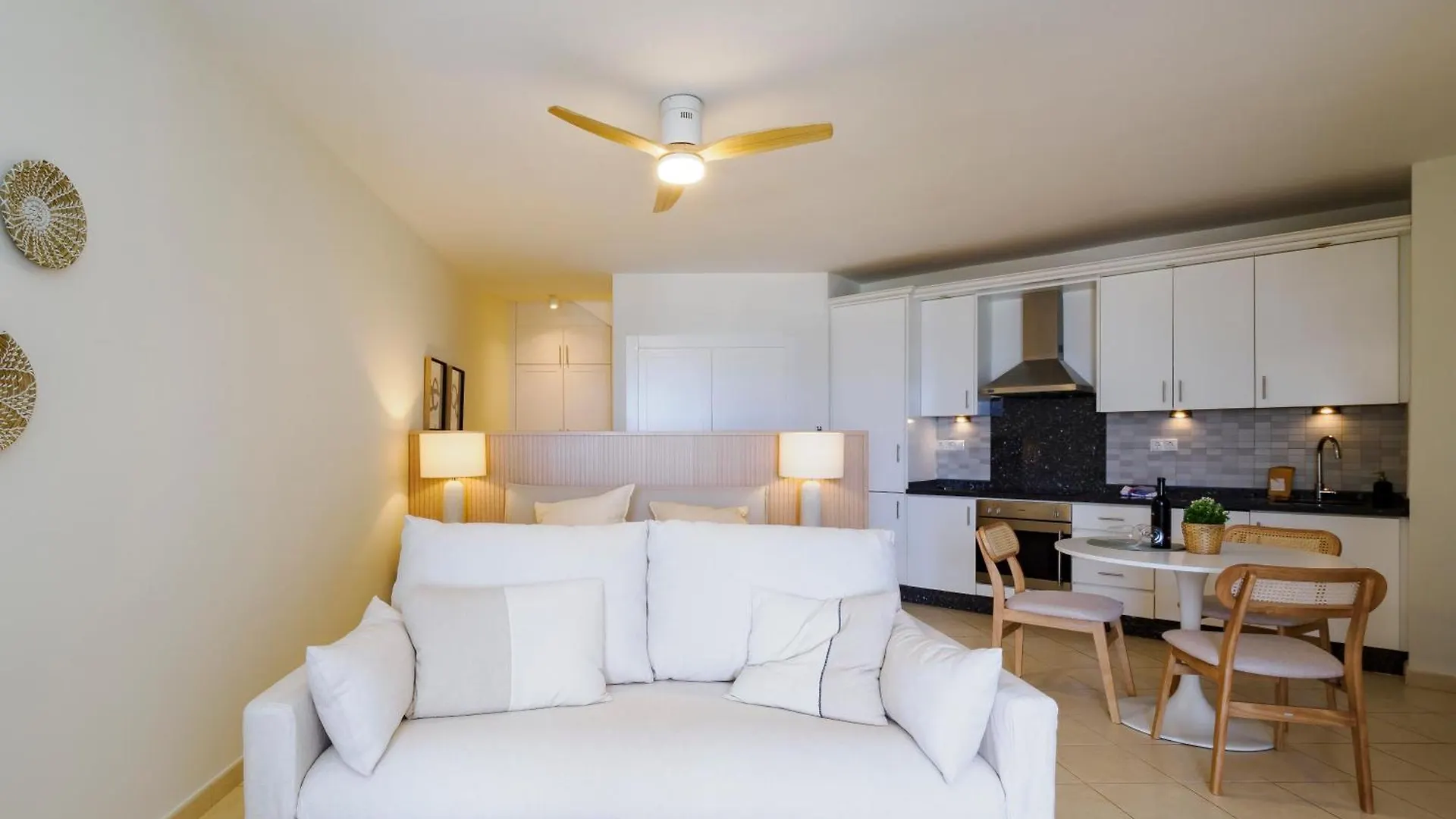 Increible Estudio En Puerto De Cabopino Marbella 0*,  Španělsko